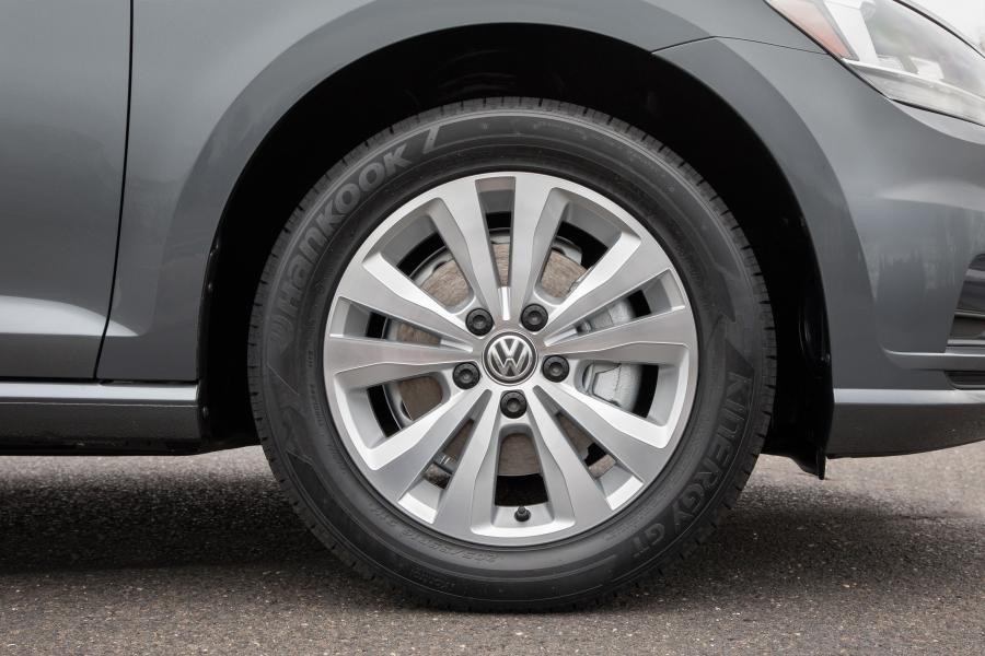 Колеса Volkswagen Golf TSI SportWagen 4Motion (Typ 5G) 2017 года  (NA) (фото 7 из 10)
